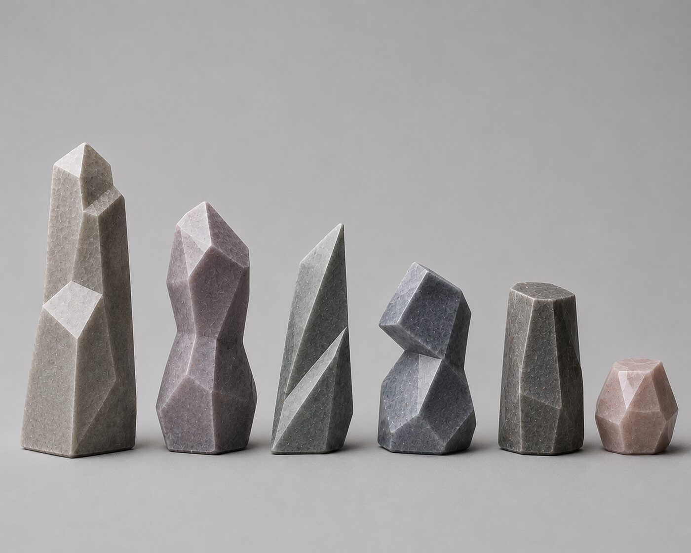 Kristallin — six faceted crystal bodies, king to pawn